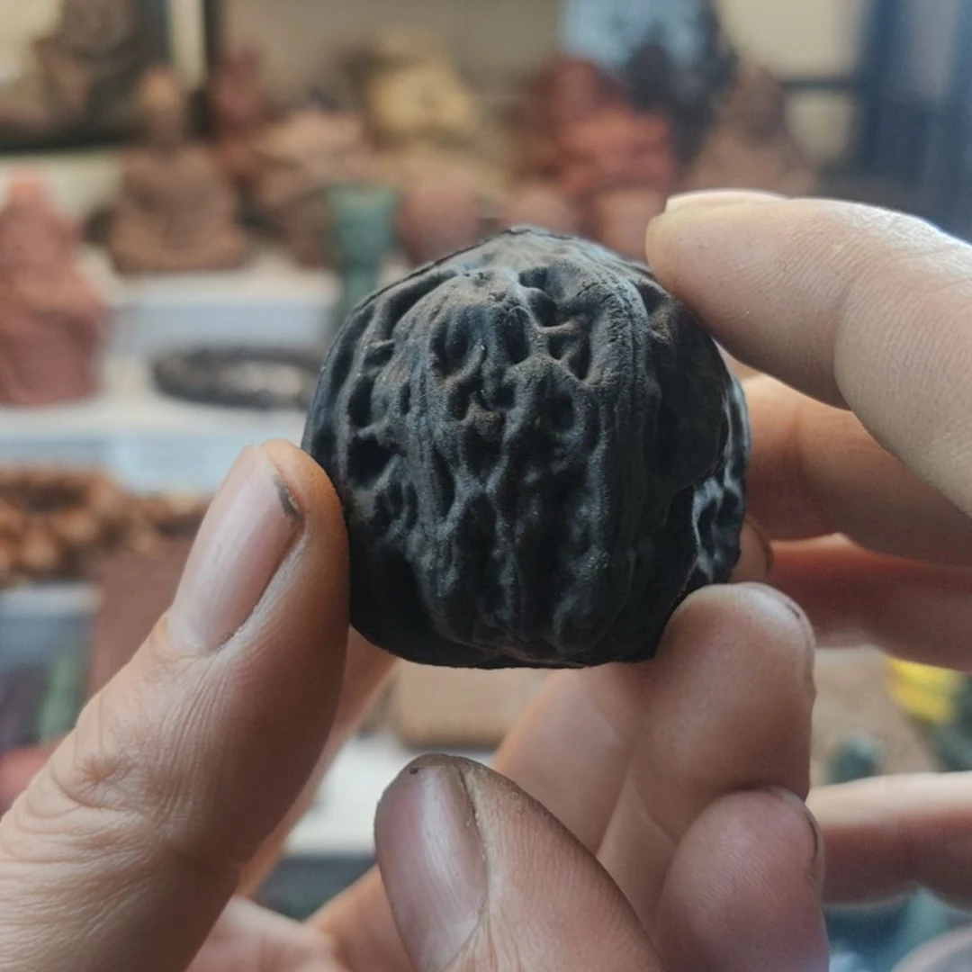 泥塑我**素药香黑龙涎核桃一个瑕疵款