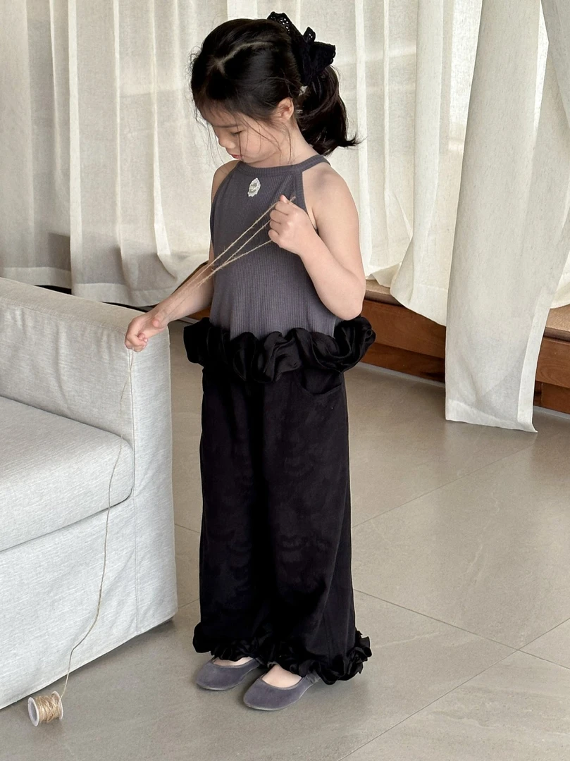 「暗黑甜心」花边吊带背心上衣喇叭裤女童套装