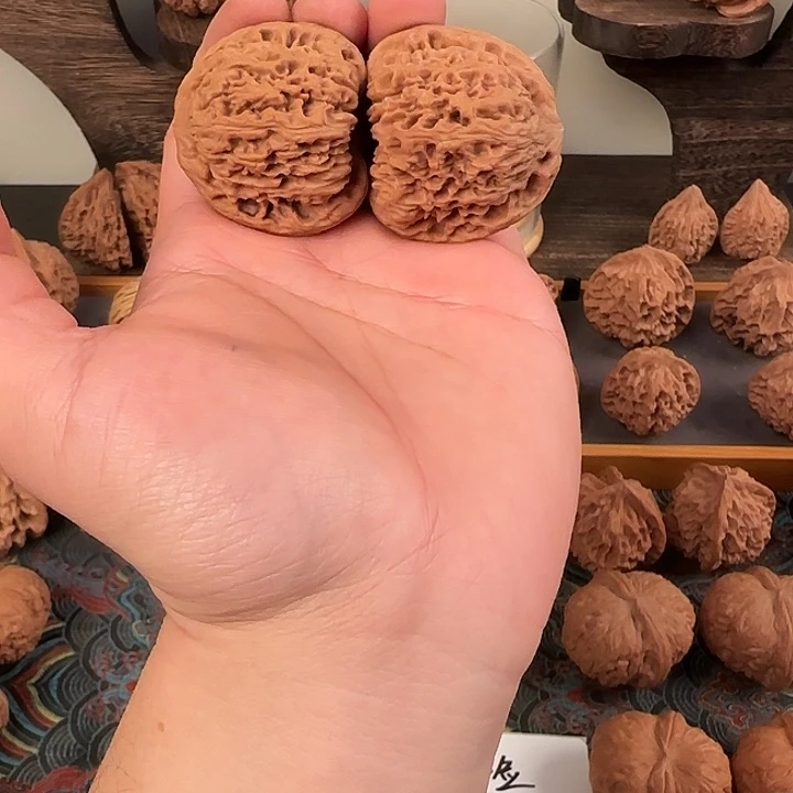 文玩核桃吊坠南疆石130