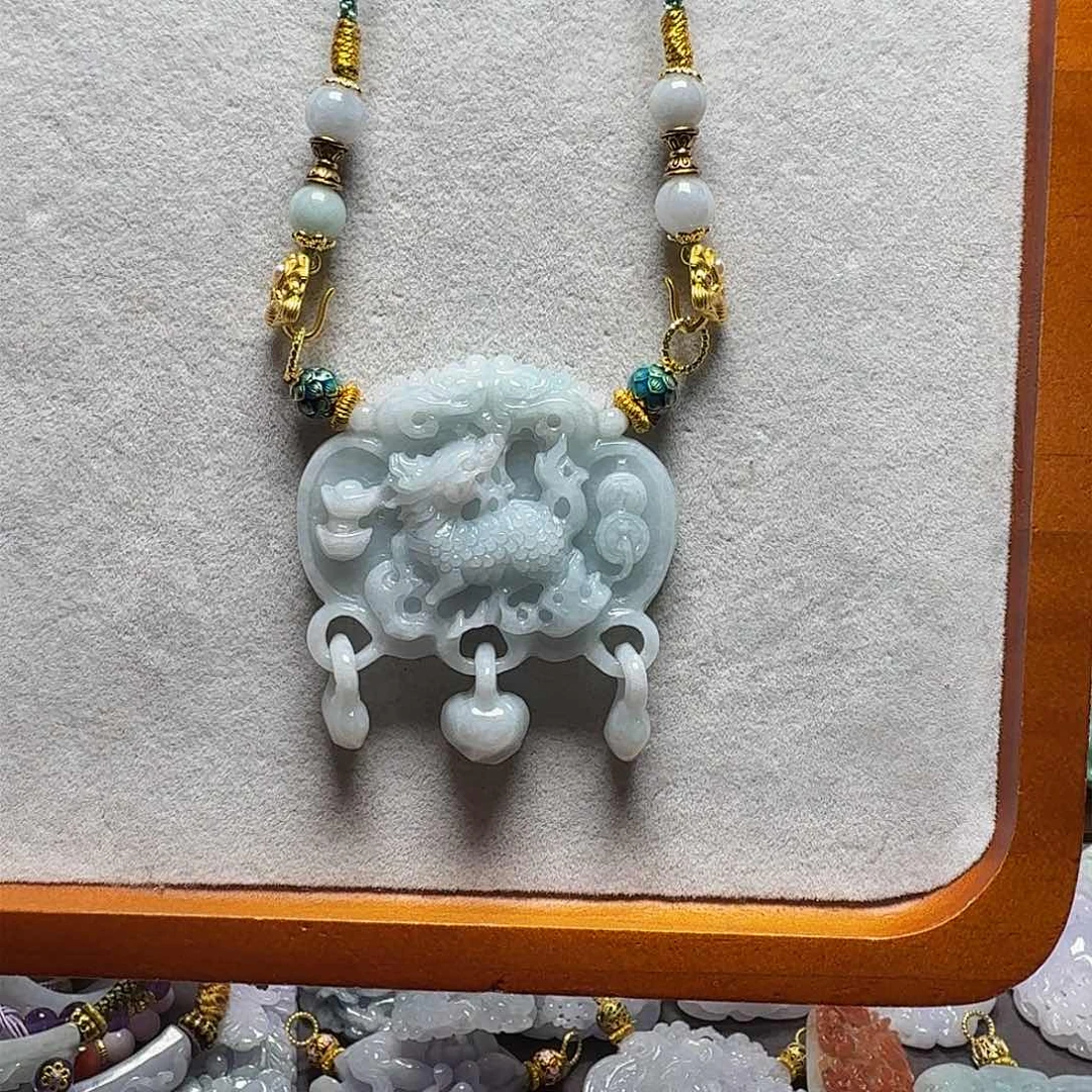 吊坠(赠链)未镶嵌翡翠