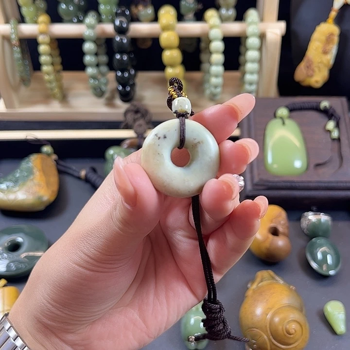 岫岩老玉（透闪石质玉）未镶嵌手链