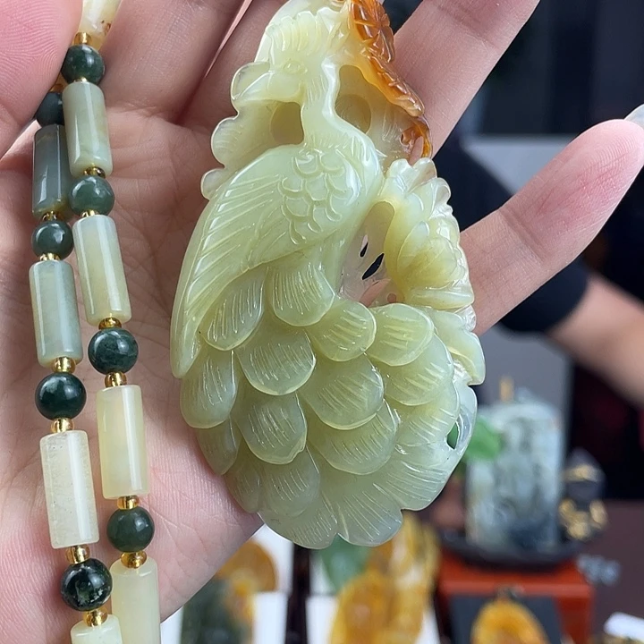 未镶嵌蛇纹石玉颈饰