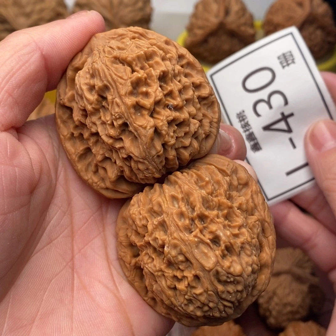 文玩核桃把件南疆44….