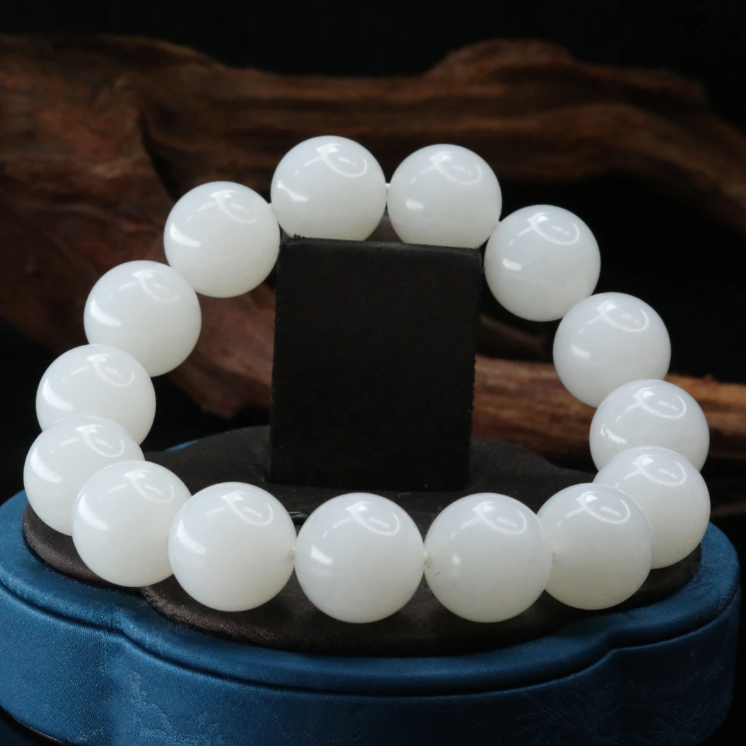 36和田玉羊脂白手串/101332北京中保拍卖