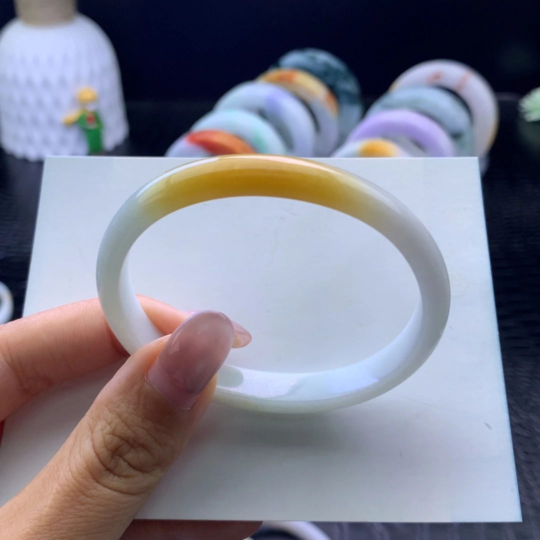 玫***玖定制翡翠未镶嵌手镯