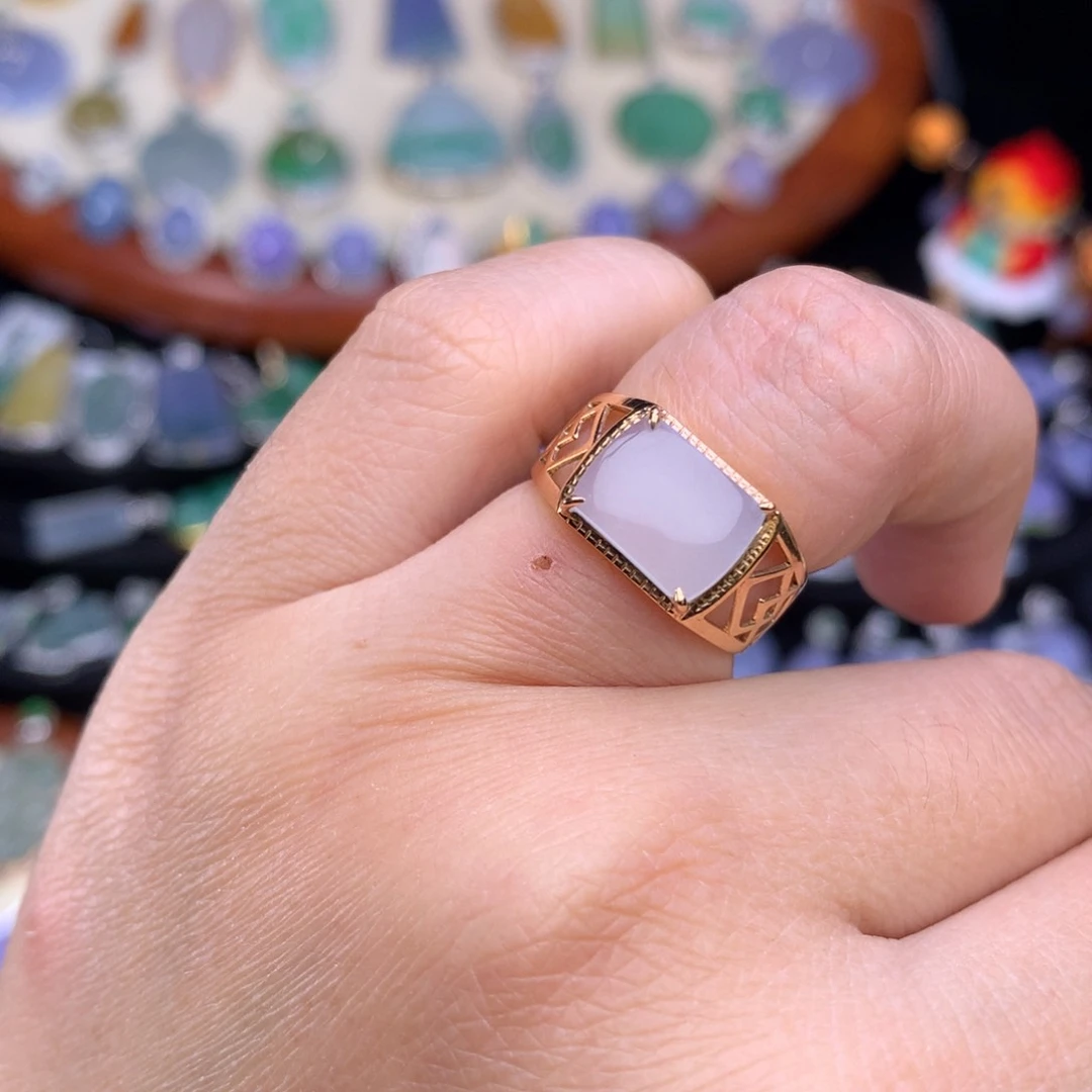 翡翠戒指18K金镶嵌马鞍戒指