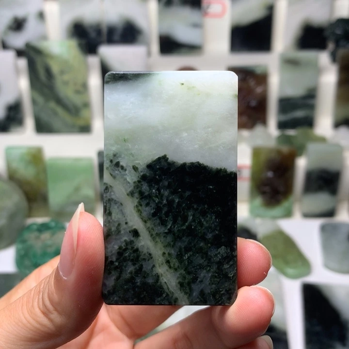 独山玉未镶嵌颈饰