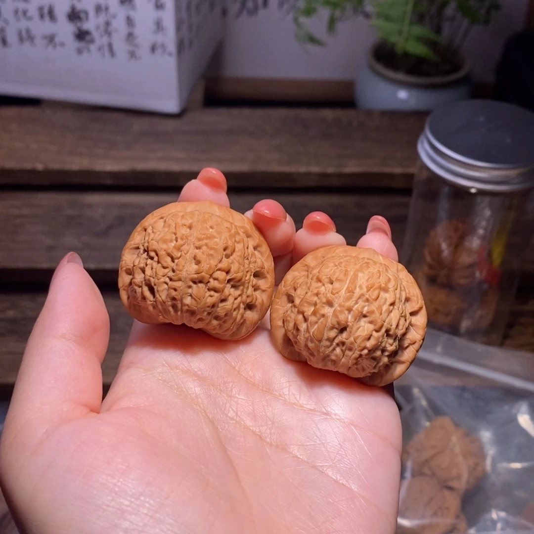 三***里文玩核桃吊坠全品血麒麟