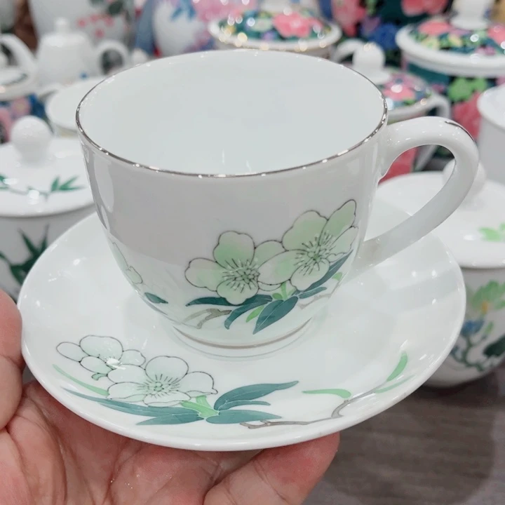 釉下五彩的瓷器和