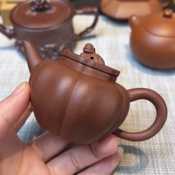 紫砂茶壶狮球，容量100毫升，紫泥