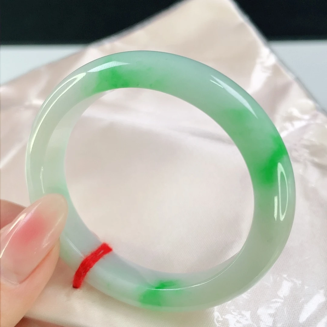 未镶嵌手镯翡翠50贵妃镯