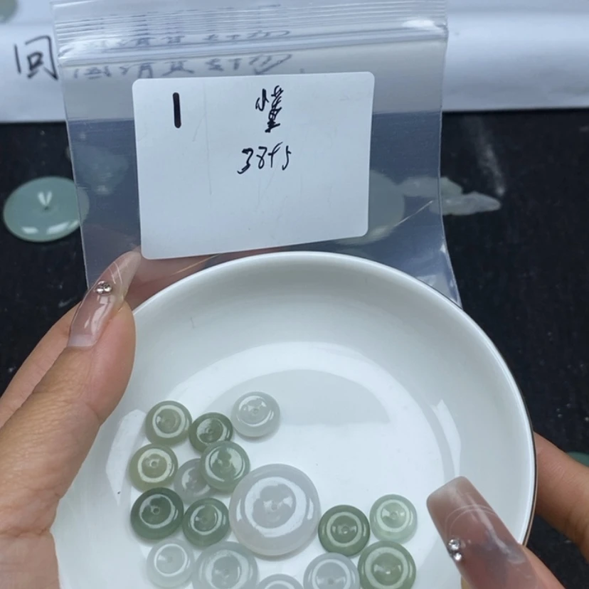 【闪购商品】翡翠颈饰未镶嵌小****桶