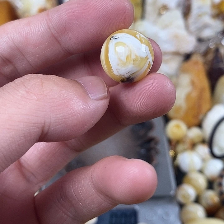 未镶嵌琥珀裸石我