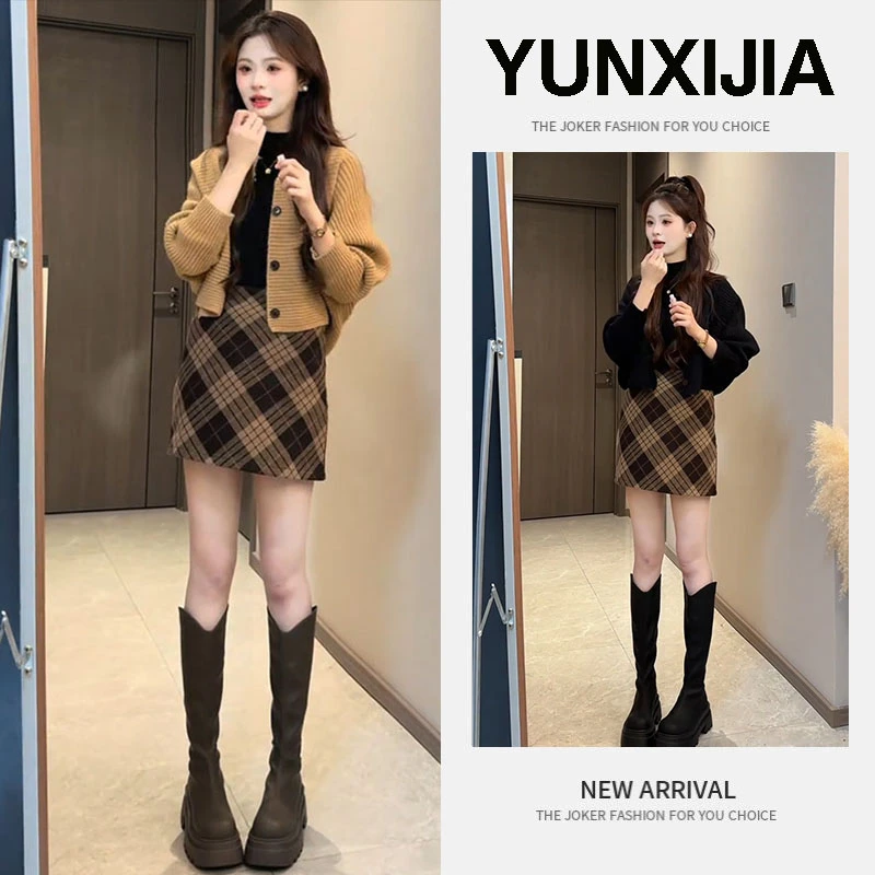 超火早秋穿搭新款套装女2025设计感气质打底开衫格子短裙三件套