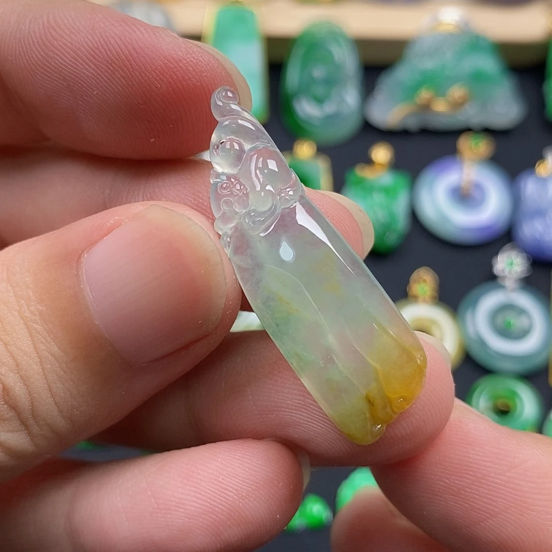 翡翠未镶嵌颈饰翡翠