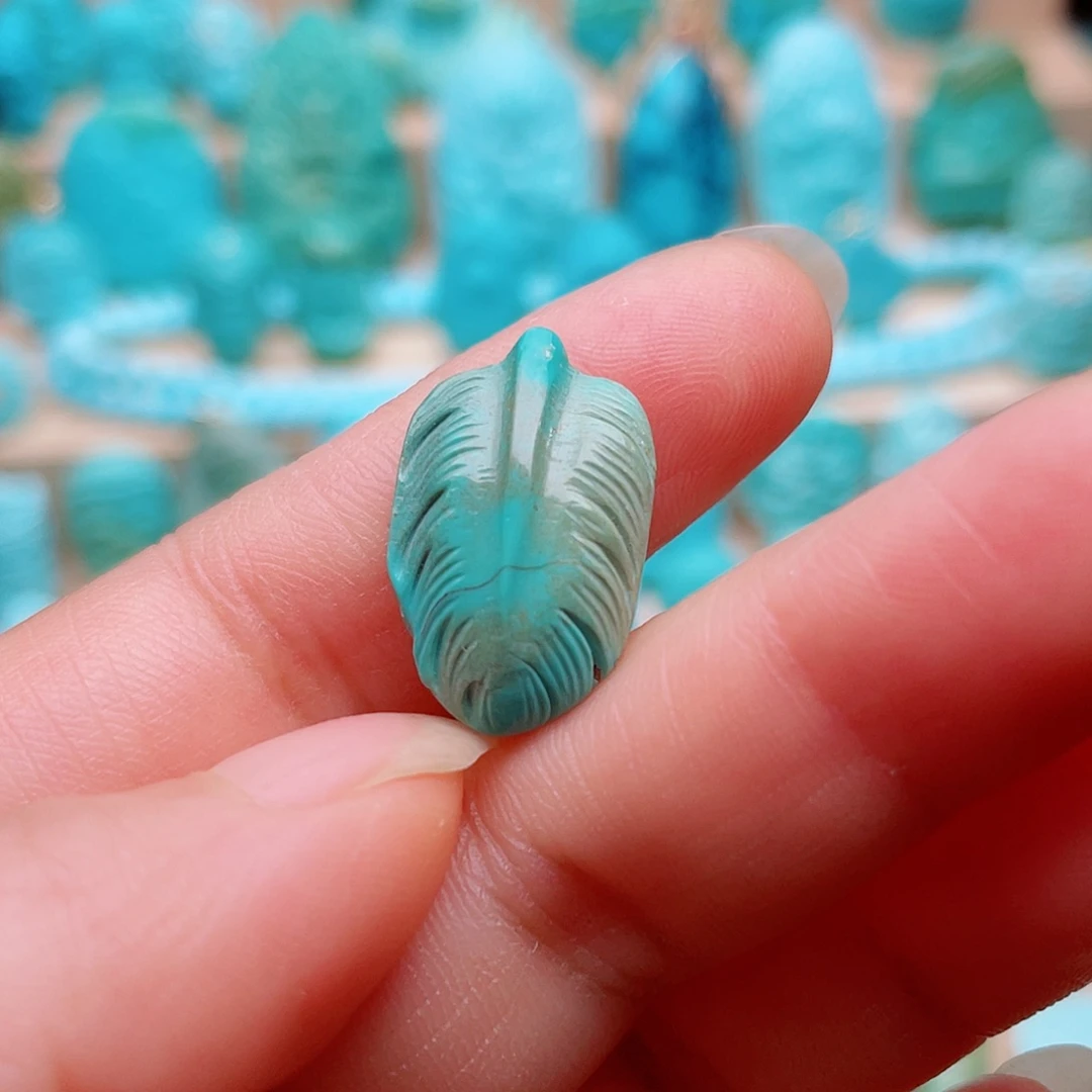 绿松石未镶嵌颈饰