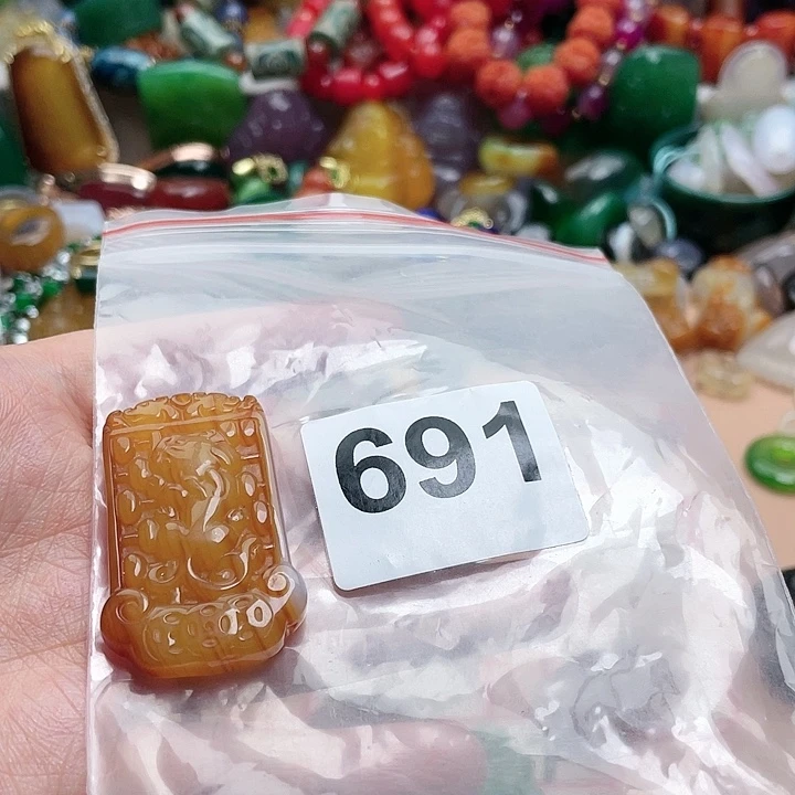 玛瑙/玉髓颈饰未镶嵌庄*人