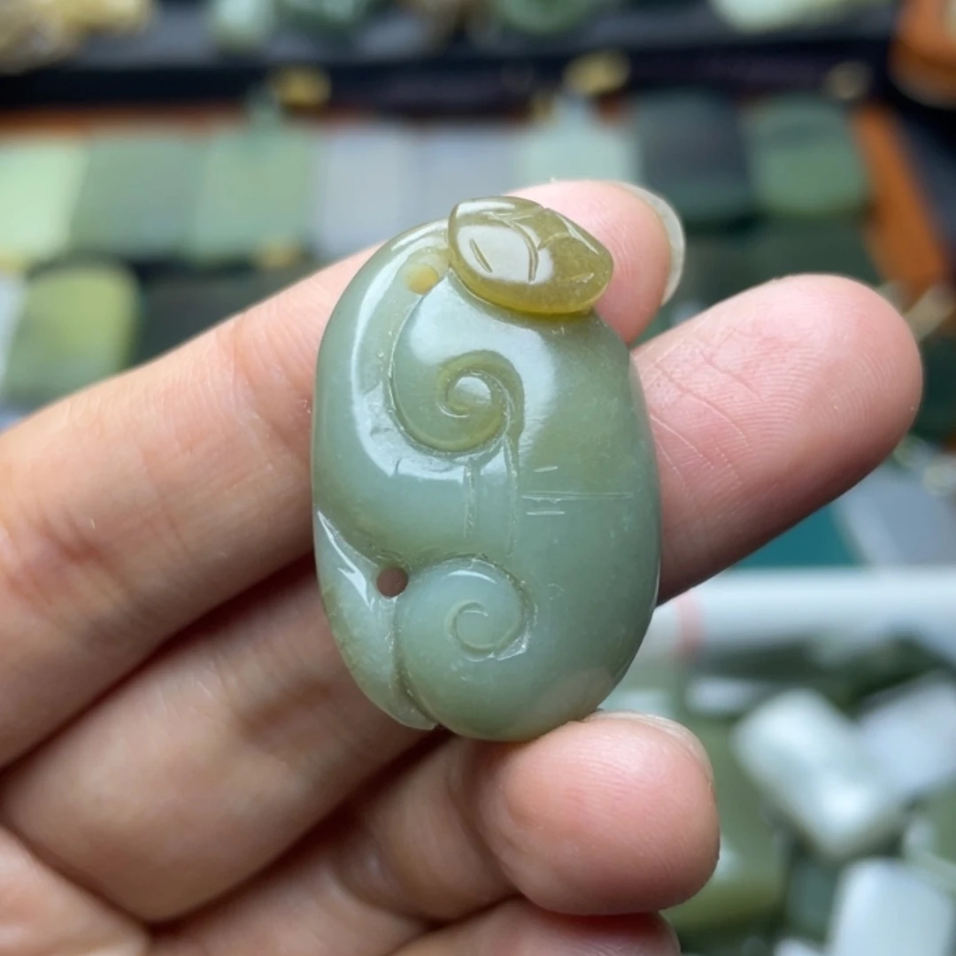 【闪购商品】颈饰未镶嵌和田玉幸****?