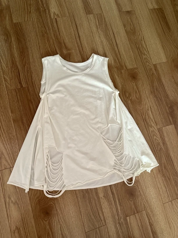 个性设计师款割乱工艺无袖背心打底衫