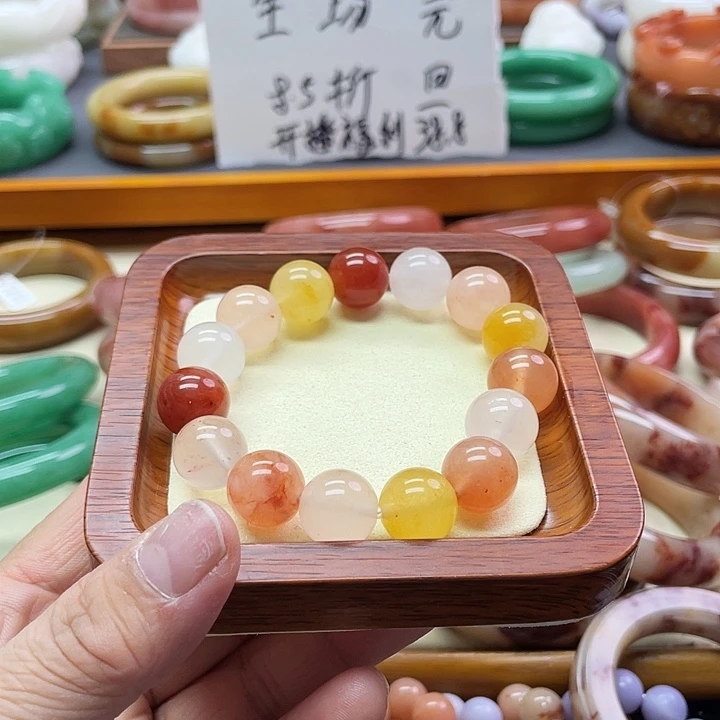 未镶嵌手镯石英质玉