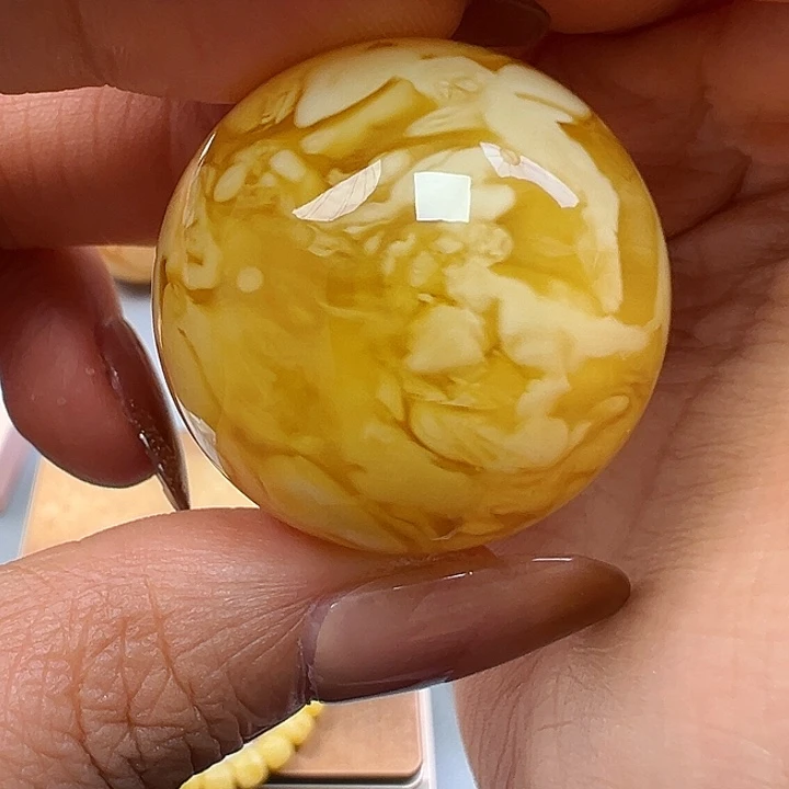 蜜蜡未镶嵌珠宝奇石