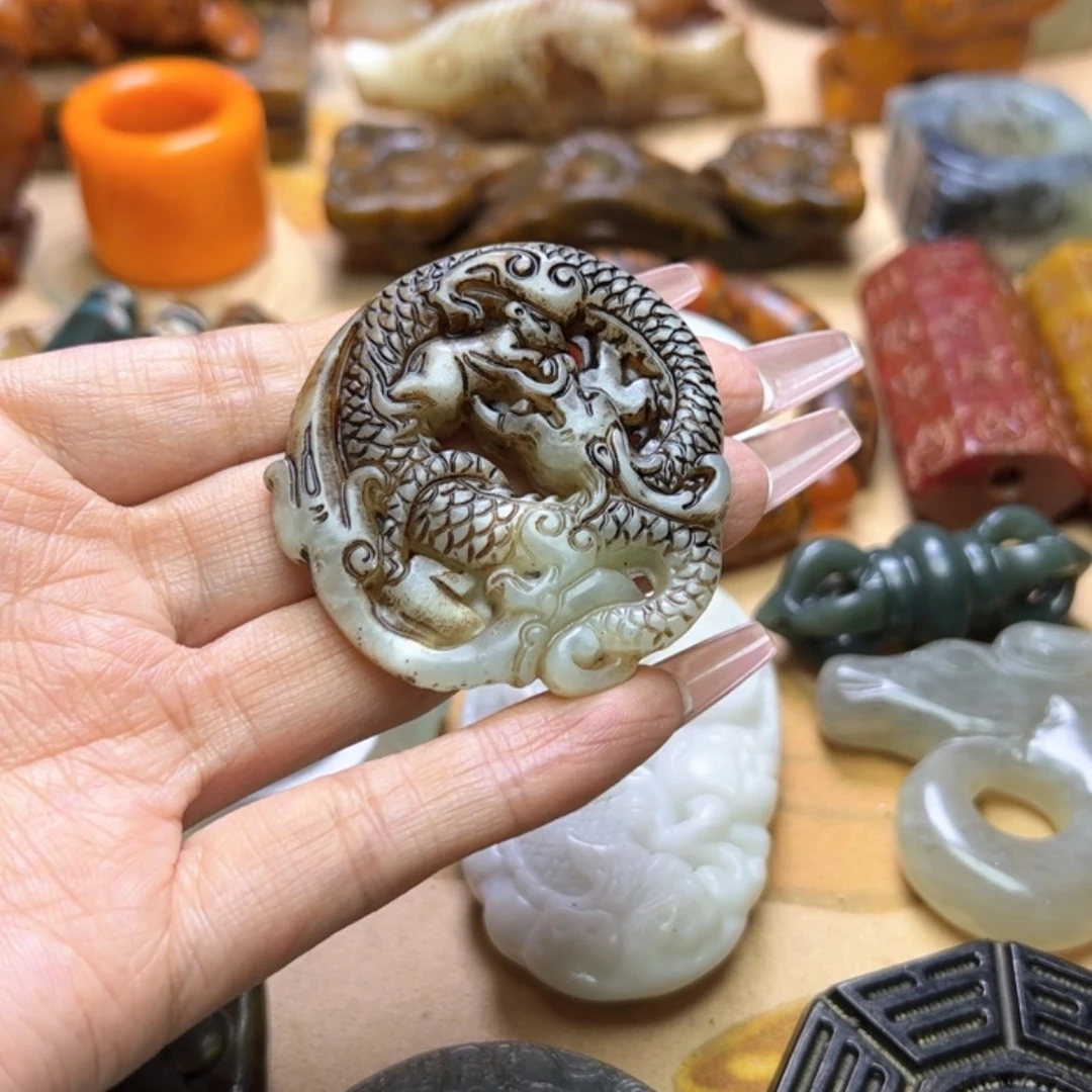 【闪购商品】蛇纹石玉颈饰未镶嵌