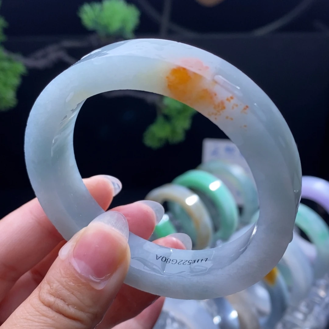 定制翡翠未镶嵌翡翠手镯