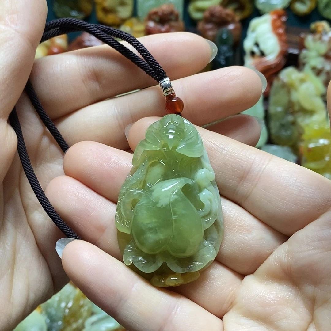 岫玉未镶嵌吊坠(赠链)