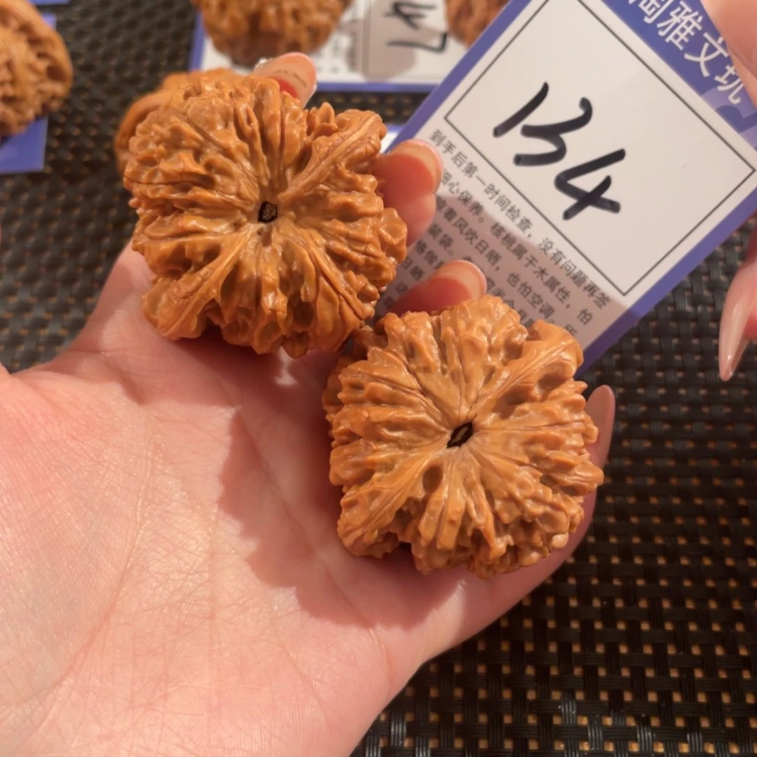 文玩核桃把件做***人134号46尺官帽