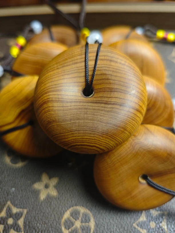 天然崖柏木吉祥圆满平安扣八方来财手把件钥匙扣包挂