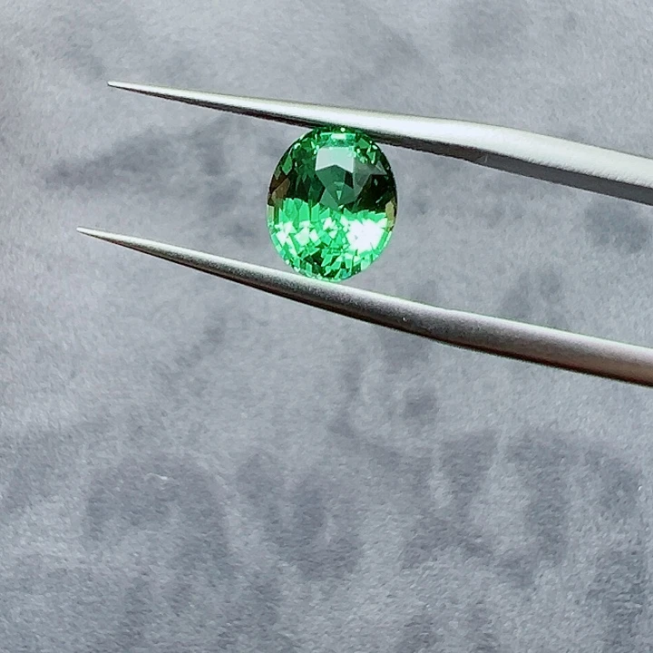 未镶嵌裸石石榴石（沙弗莱）2.05ct 天然沙弗莱