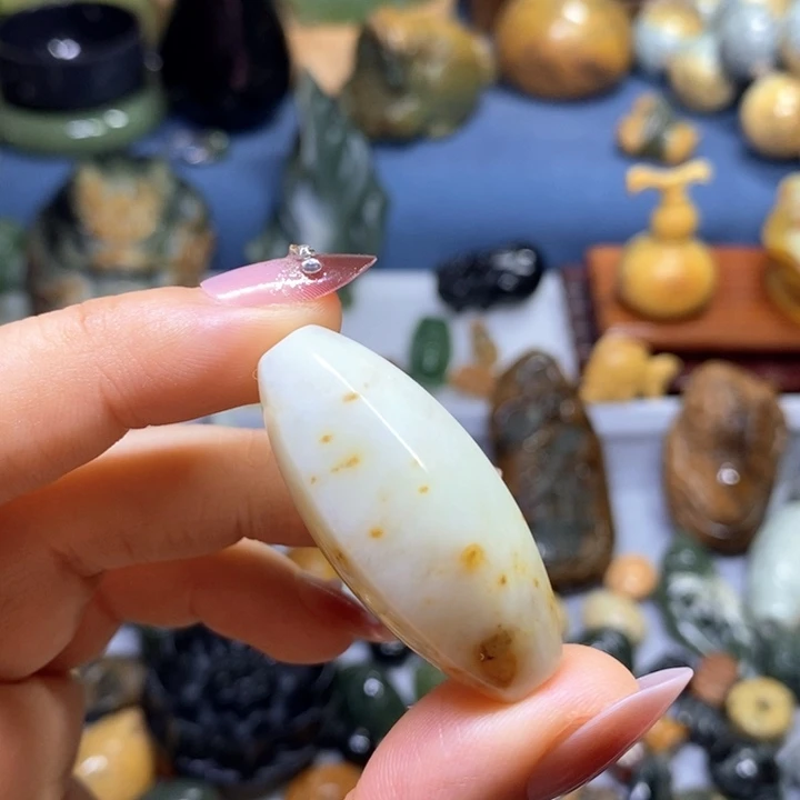 蛇纹石玉未镶嵌花玉