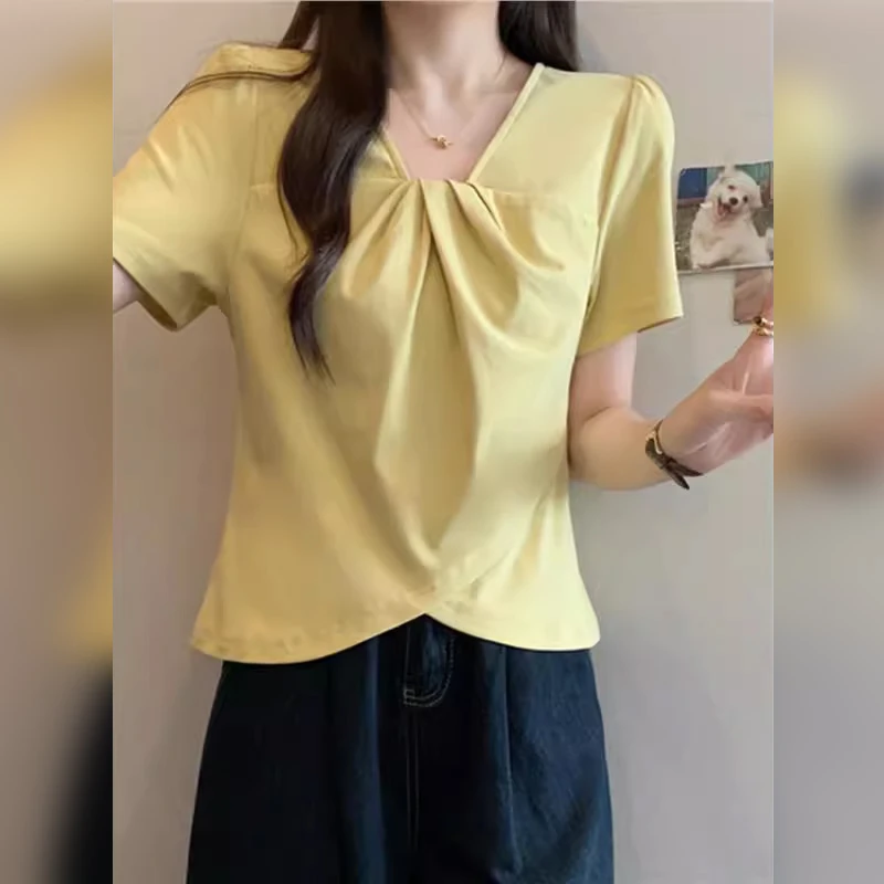 2025夏季新款女士法式气质v领正肩短袖t恤时尚大码不规则短款上衣
