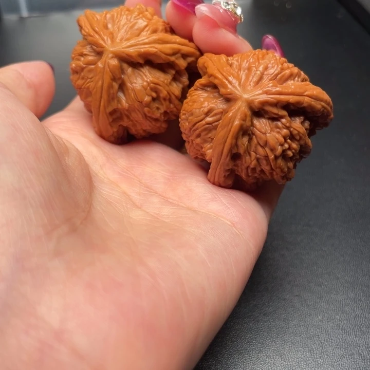 扶***灯文玩核桃吊坠白狮子