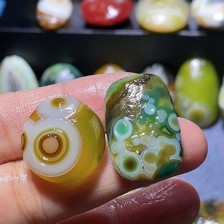 努****玛瑙/玉髓未镶嵌珠宝奇石