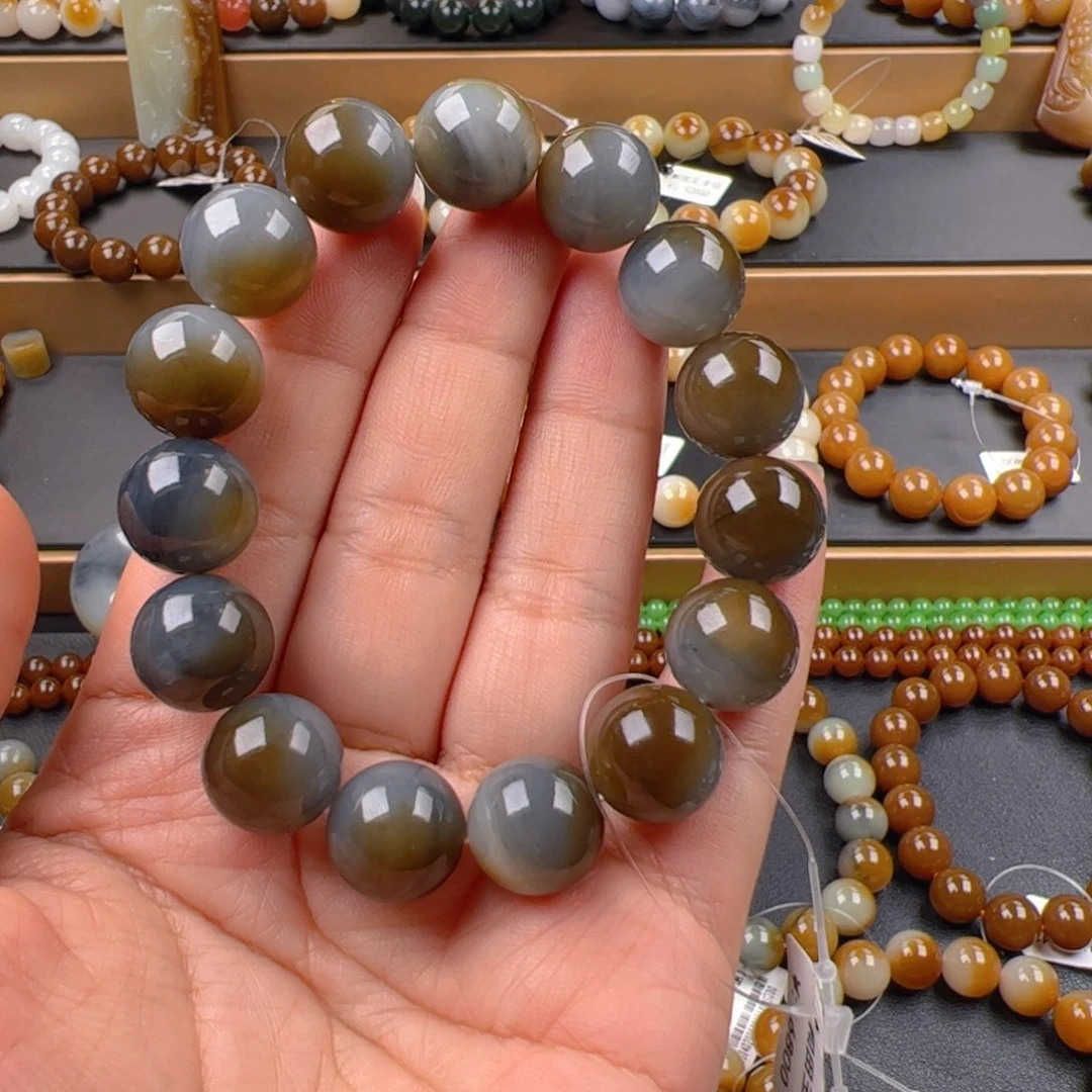 墨***雪和田玉未镶嵌手链