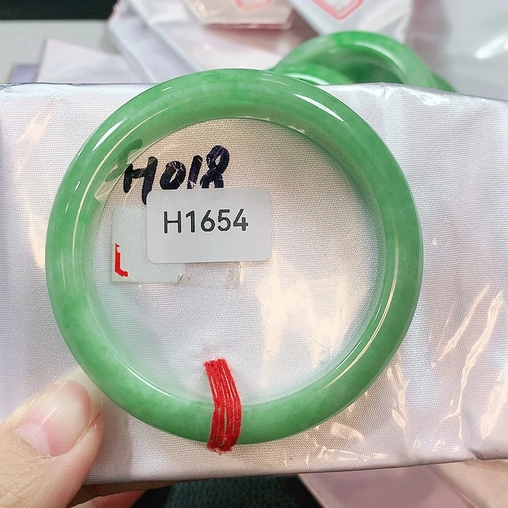 翡翠手镯未镶嵌天然翡翠手镯56