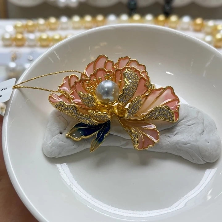 未镶嵌胸饰海水珍珠8-9mm17号