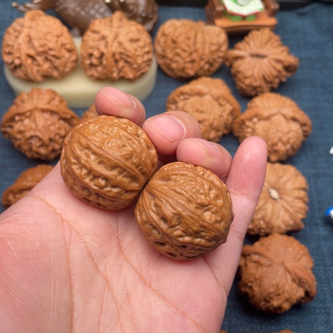 文玩核桃把件31野生手捻八棱全品