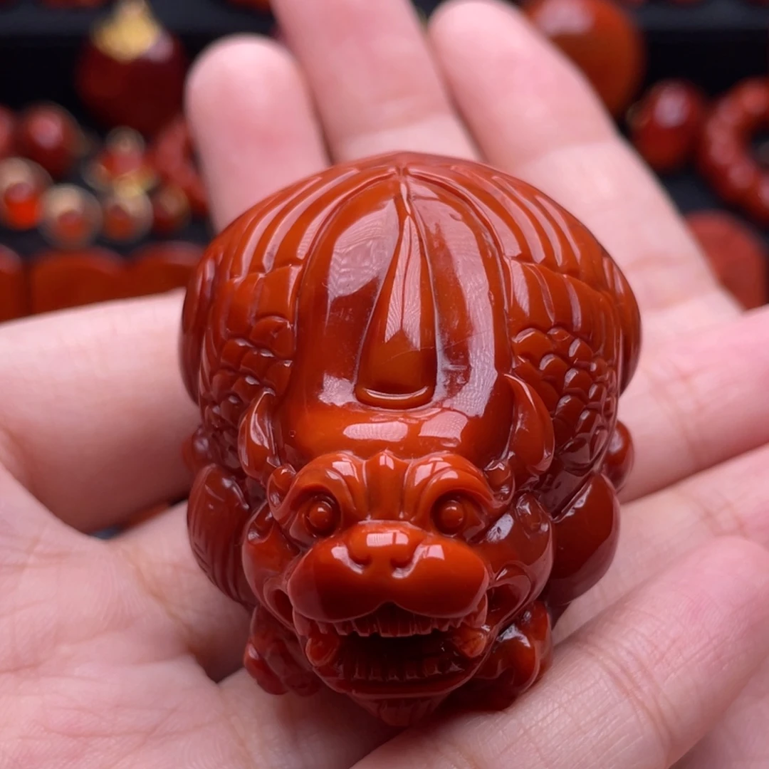 南红玛瑙足铂镶嵌珠宝奇石貔貅吊坠