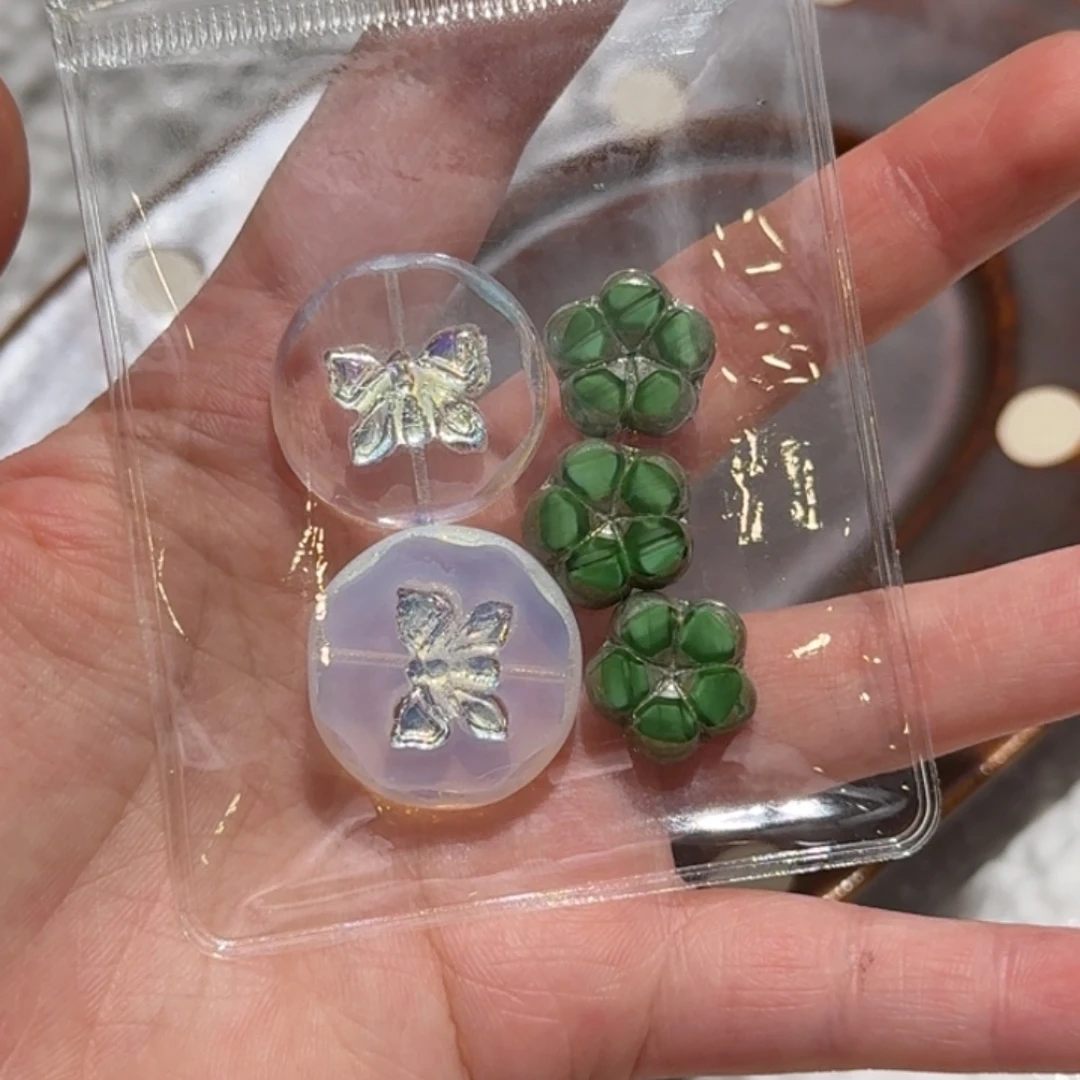 敏***。塑料敏哥转拍捷克琉璃