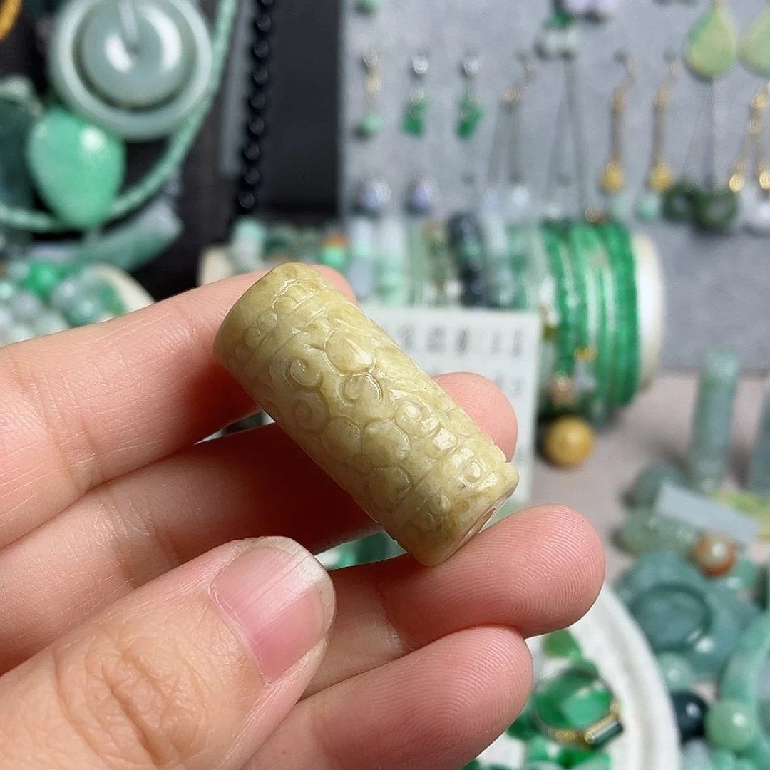 翡翠颈饰未镶嵌桶珠