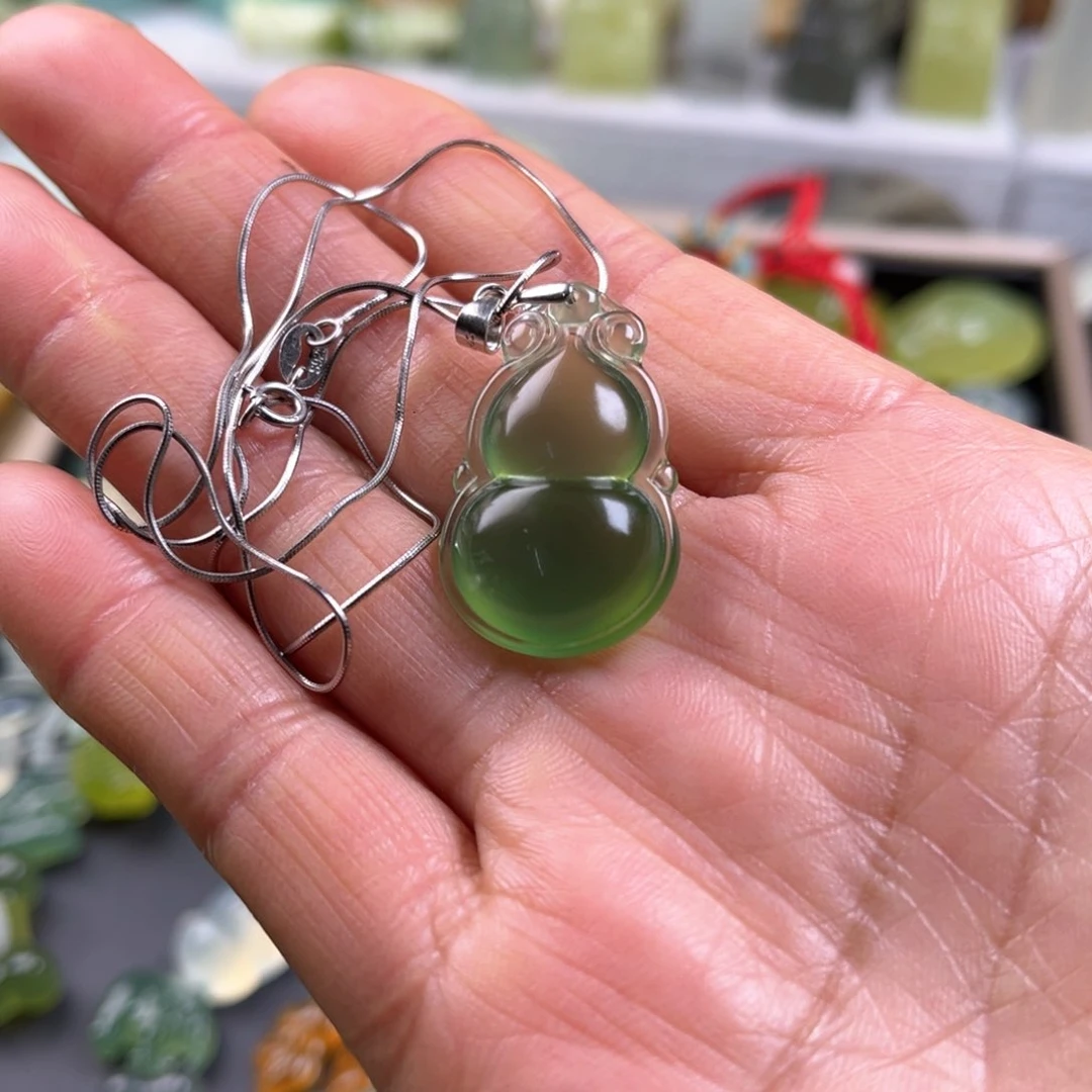 蛇纹石玉原石未镶嵌观*