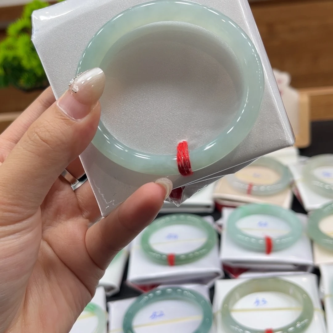 翡翠手镯未镶嵌54贵妃