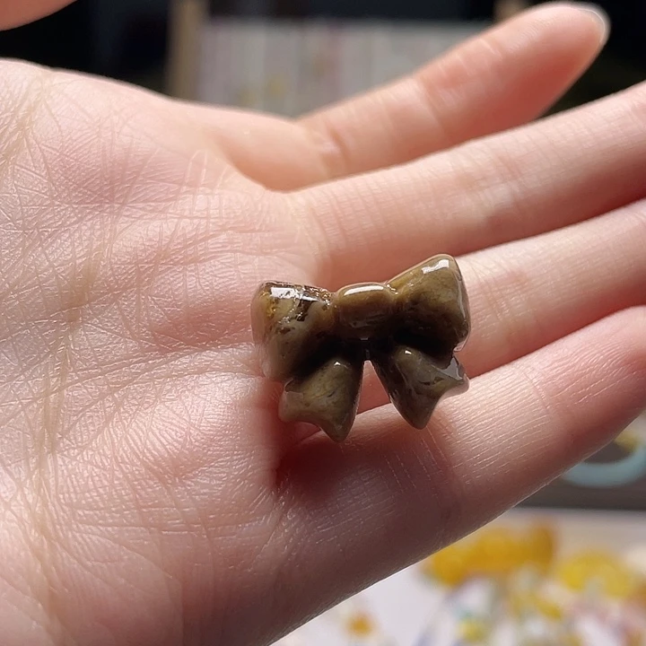 蜜蜡未镶嵌裸石蝴蝶结