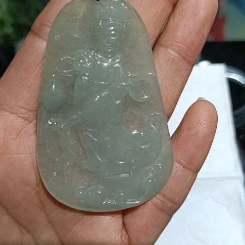 翡翠颈饰未镶嵌吊坠