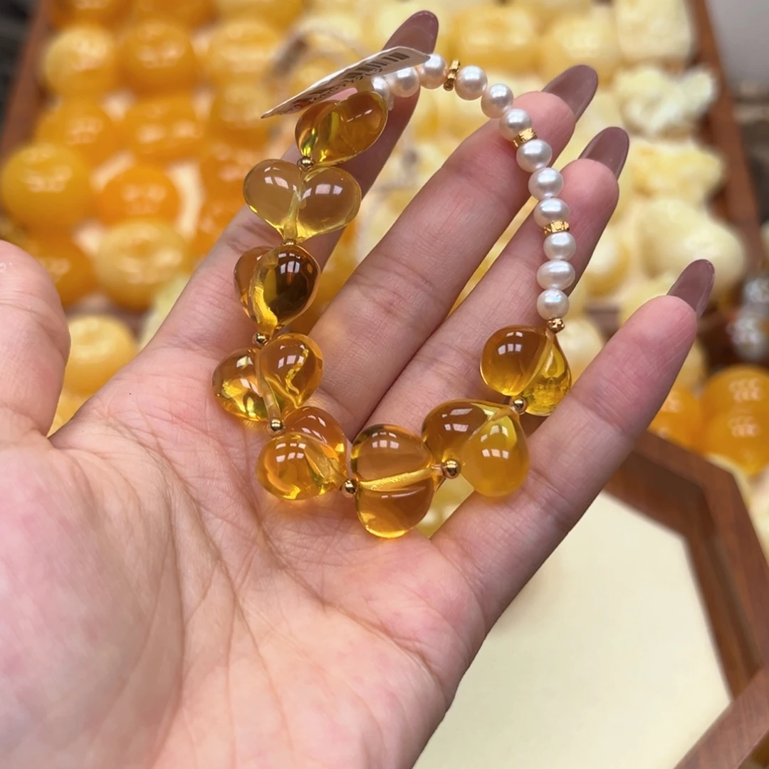 琥珀未镶嵌颈饰蜜蜡