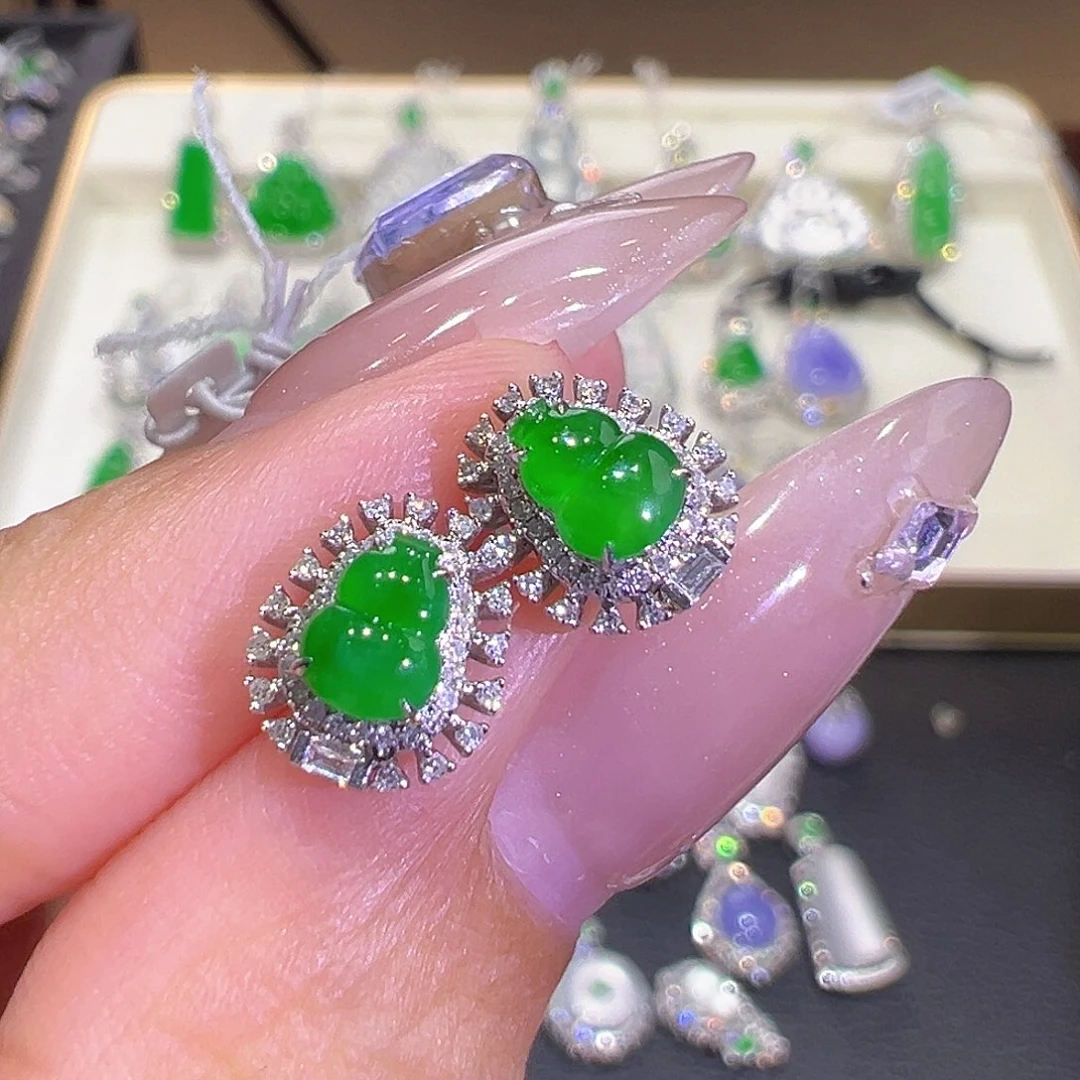 翡翠18K金镶嵌耳钉翡翠