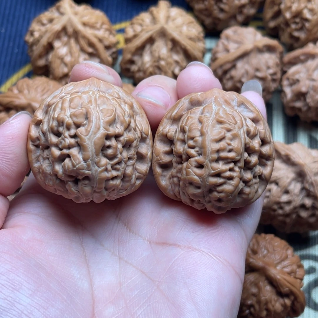 艺***6文玩核桃吊坠金字塔36