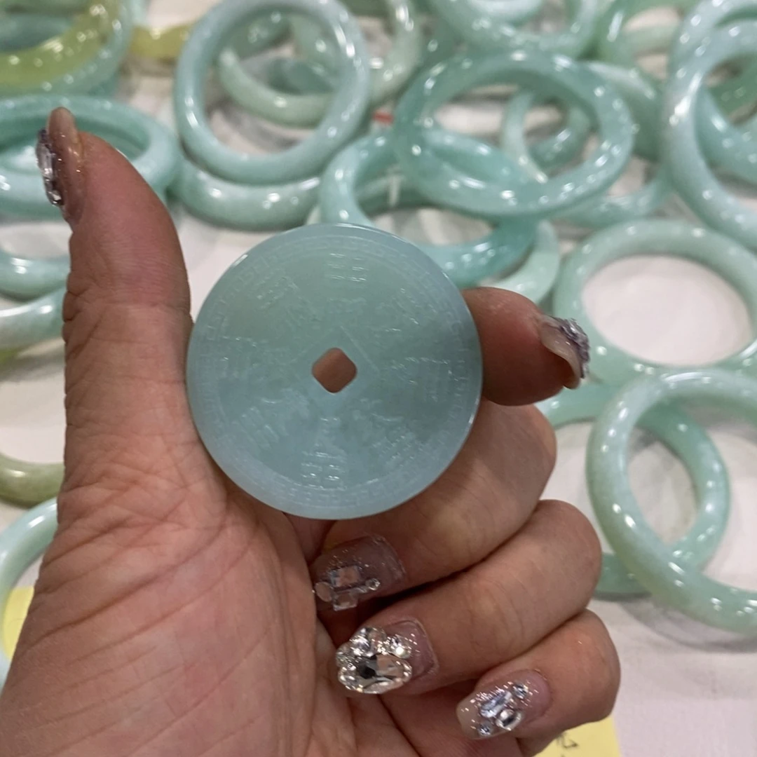 蛇纹石玉手镯未镶嵌玄**成